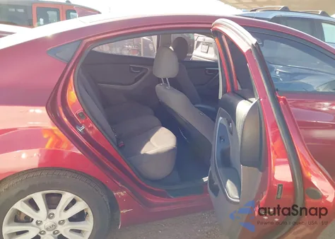 2015 Hyundai Elantra Se z USA, uszkodzony, nr VIN 5NPDH4AE0FH622282